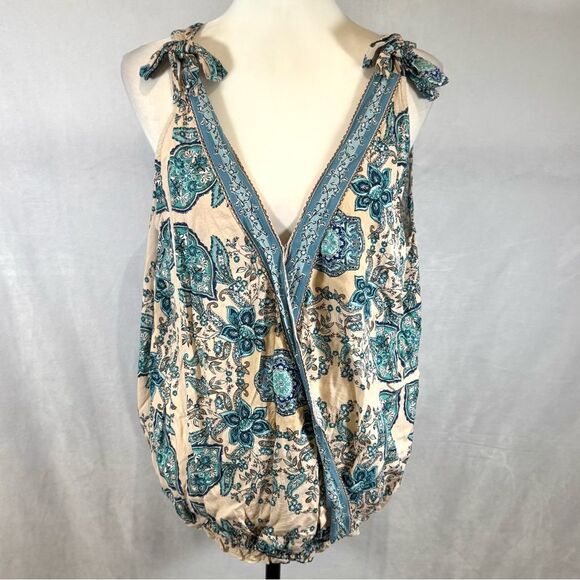 Maurice’s cream and aqua blue boho paisley faux wrap top size 1X - Picture 2 of 8